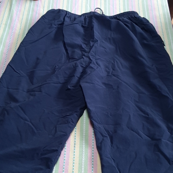 Ladie's Umbro Capris - Picture 5 of 6